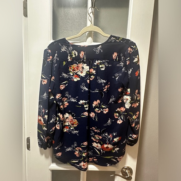 NWOT Fun 2 Fun Floral Top - Picture 4 of 4